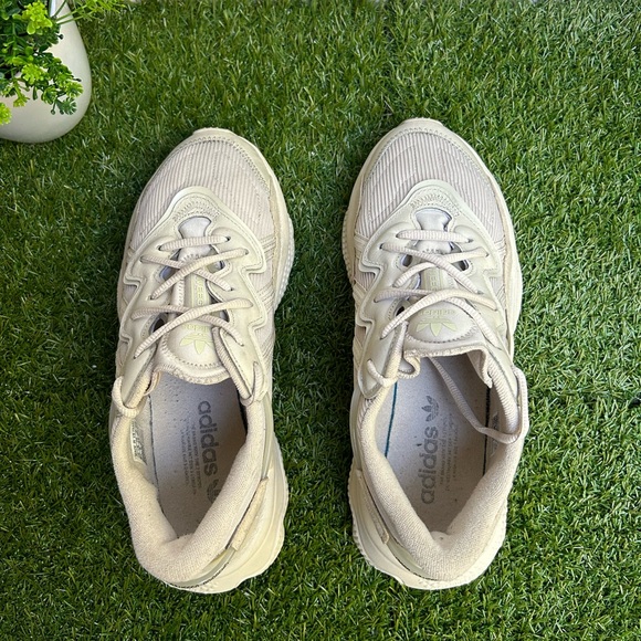 ADIDAS OZWEEGO SHOES men size 8.5 Bliss/ Bliss / Bliss/gently used - Picture 10 of 16